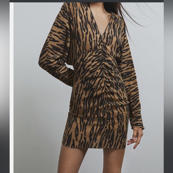H&M Women Bodycon Gathered Animal Print Dress Small Preowned - Picture 1 of 2